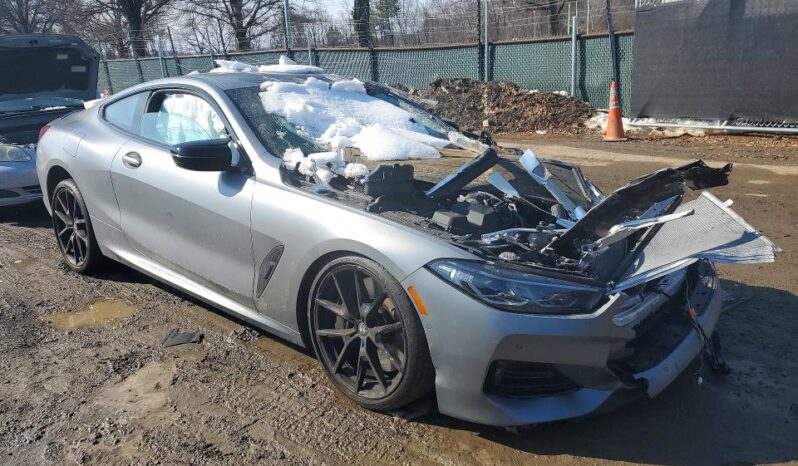 
								2025 BMW M8 full									