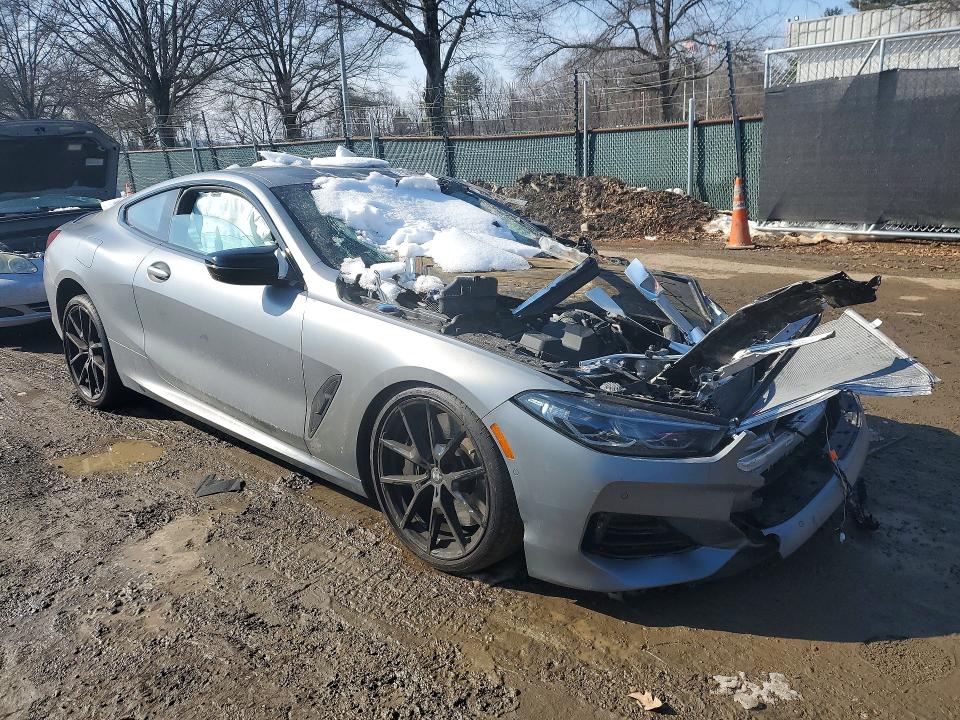 2025 BMW M8