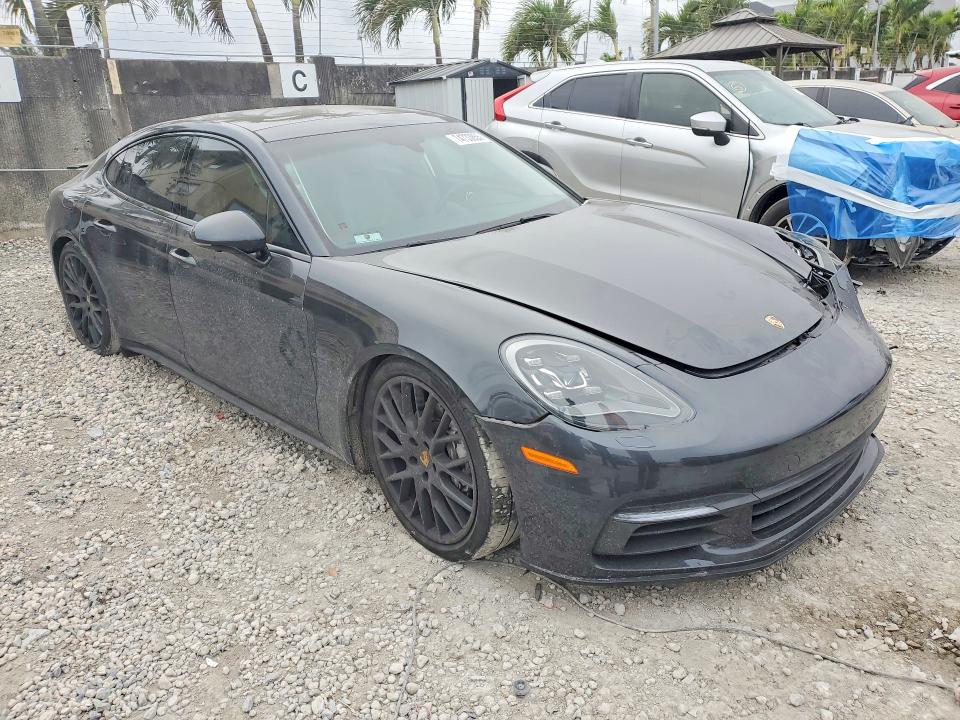 2017 Porsche Panamera