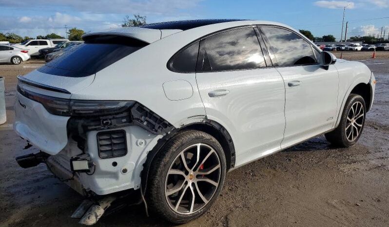 
								2023 Porsche Cayenne full									
