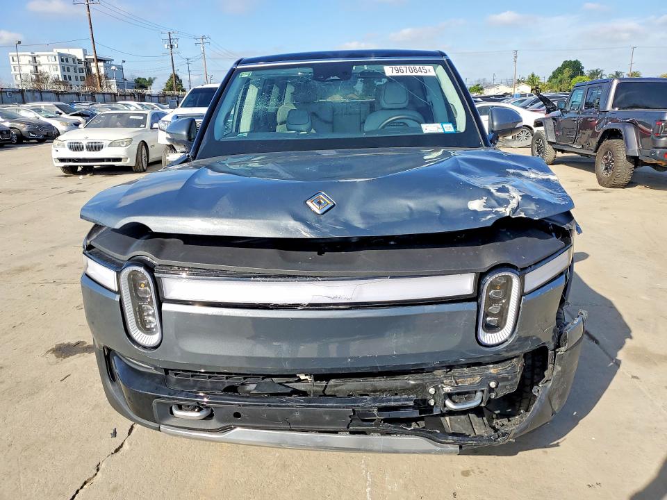 2024 Rivian R1s