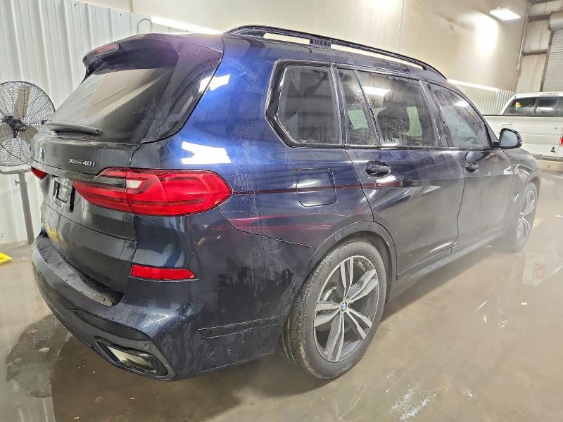 2022 BMW X7