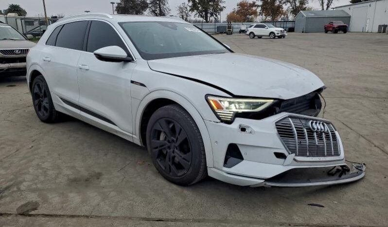 
								2021 Audi E-tron full									