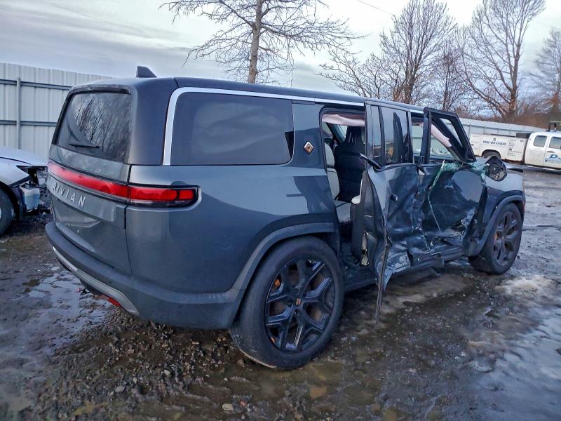 2023 Rivian R1s
