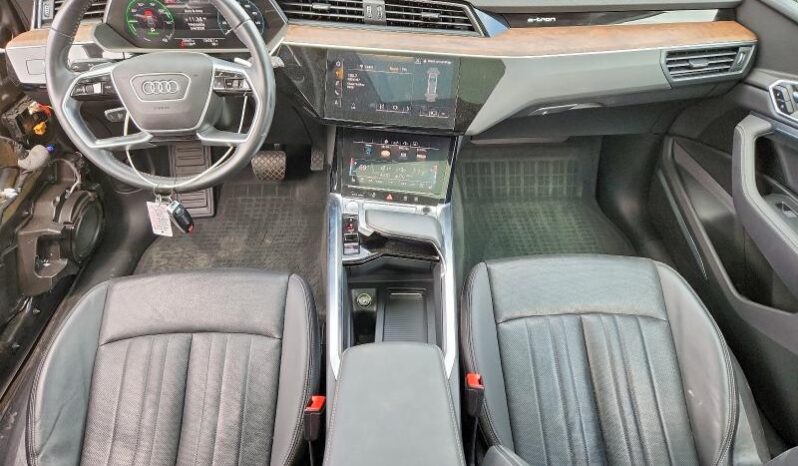 
								2019 Audi E-tron full									