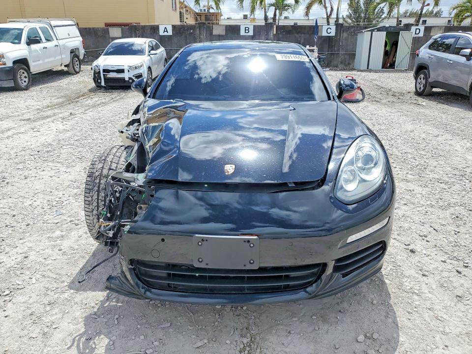 2016 Porsche Panamera