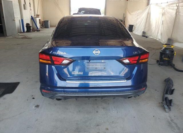 
								2021 Nissan Altima sr full									