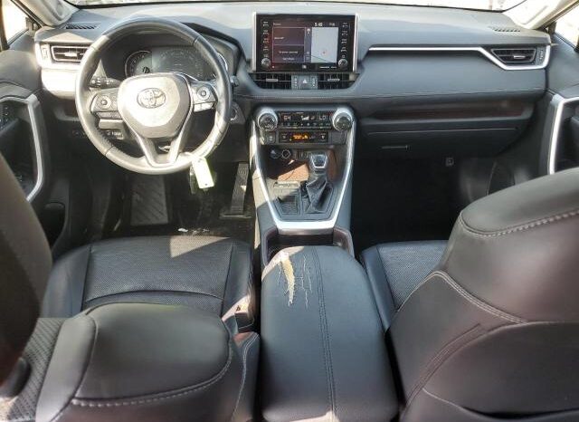 
								2020 Toyota Rav4 full									