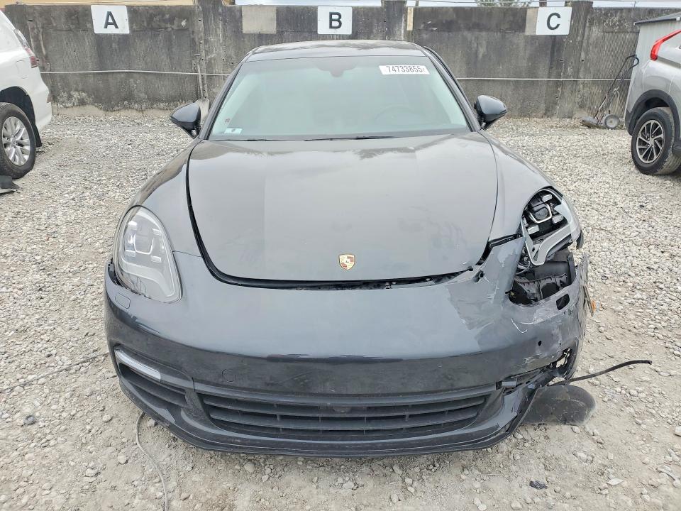 2017 Porsche Panamera