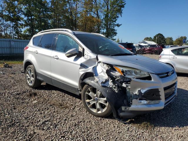 2015 Ford Escape tit