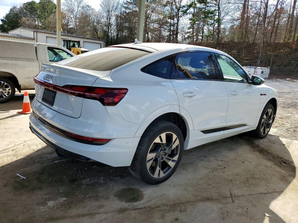 2022 Audi E-tron