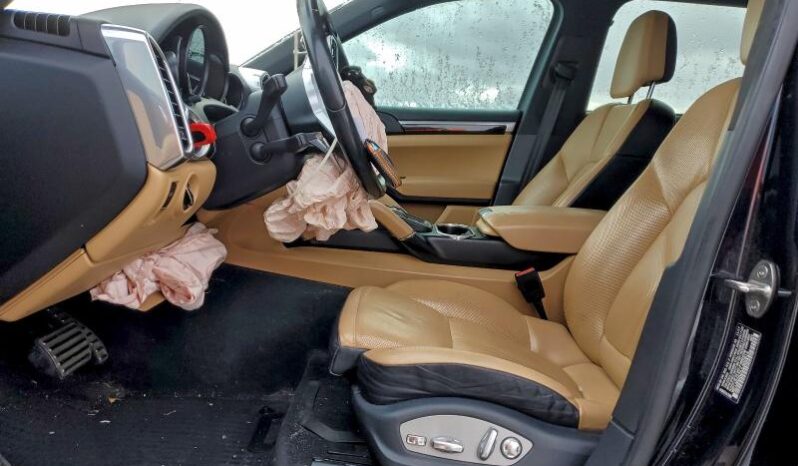
								2018 Porsche Cayenne full									