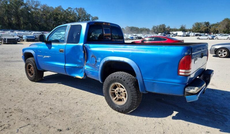 
								1999 Dodge Dakota full									