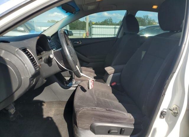 
								2012 Nissan Altima bas full									