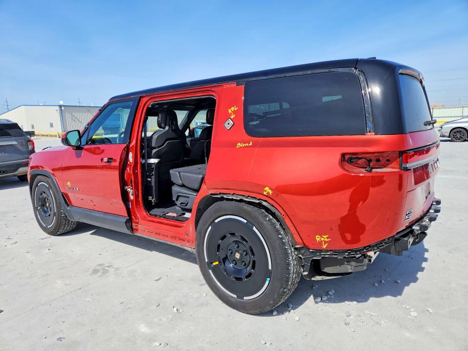 2025 Rivian R1s