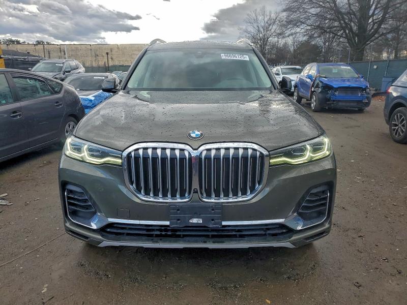 2021 BMW X7