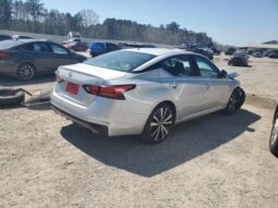 
										2019 Nissan Altima sr full									