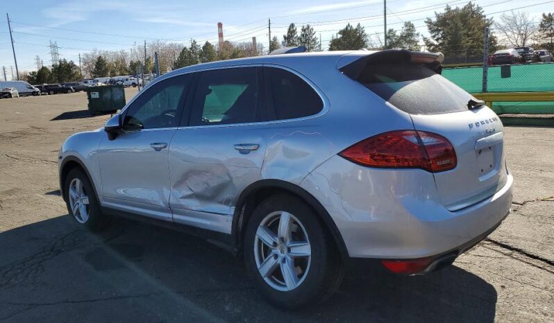 
								2013 Porsche Cayenne full									