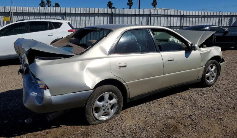 
								1998 Lexus Es 300 full									