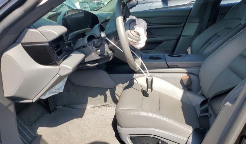 
								2021 Porsche Taycan full									