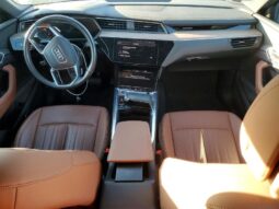 
										2024 Audi Q8 full									