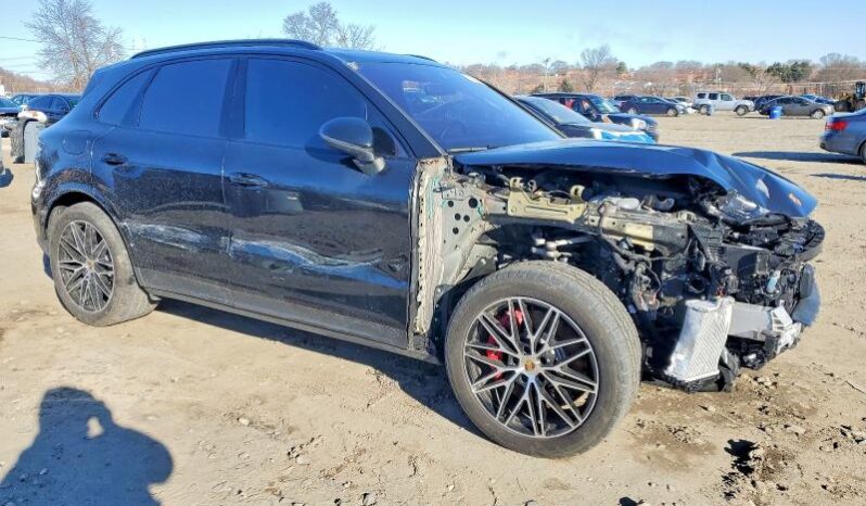 
								2024 Porsche Cayenne full									