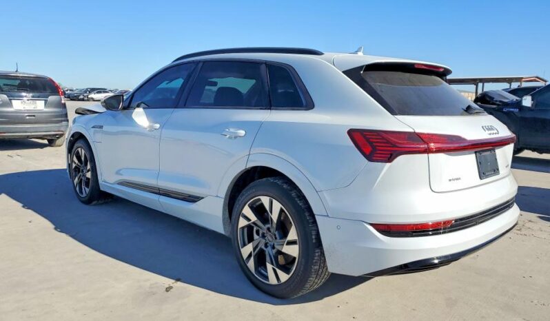 
								2021 Audi E-tron full									