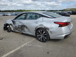 
										2022 Nissan Altima sr full									