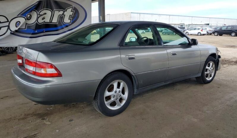 
								2000 Lexus Es 300 full									