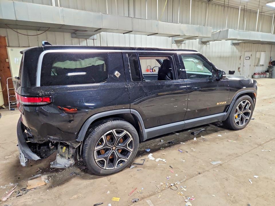 2022 Rivian R1s