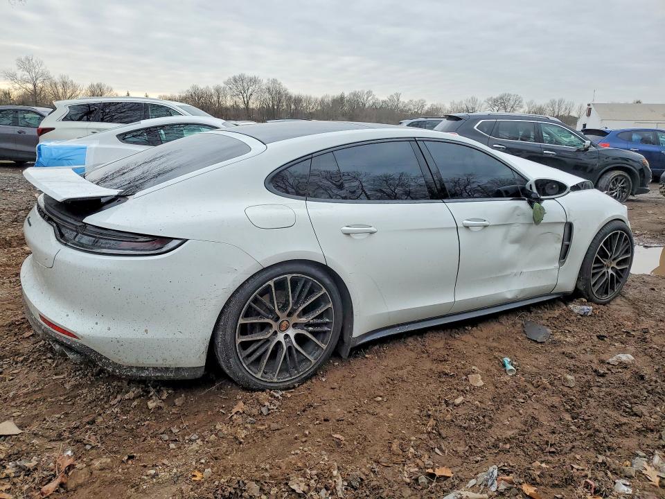 2022 Porsche Panamera