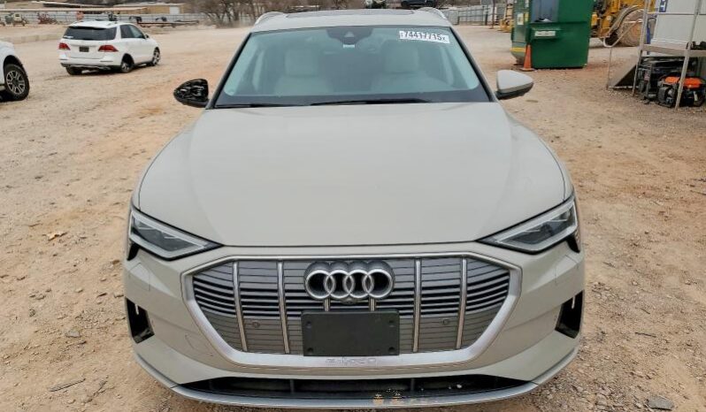 
								2021 Audi E-tron full									