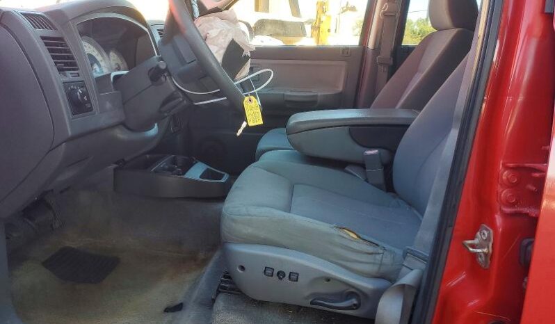 
								2005 Dodge Dakota full									