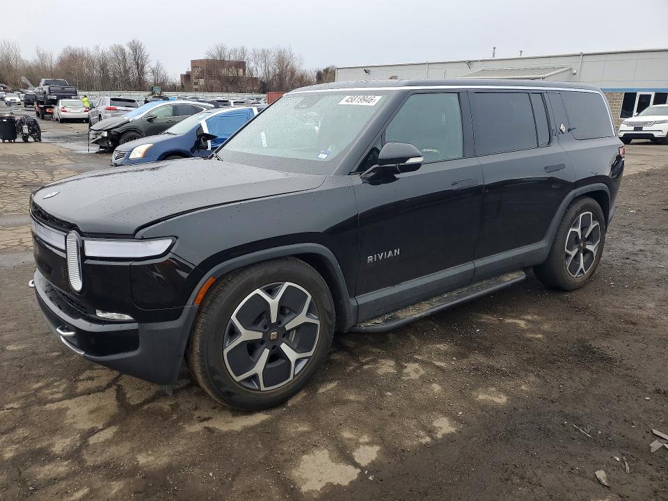 2023 Rivian R1s