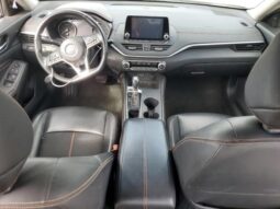 
										2022 Nissan Altima sr full									