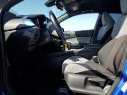 
										2019 Toyota C-hr full									