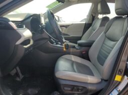 
										2020 Toyota Rav4 full									