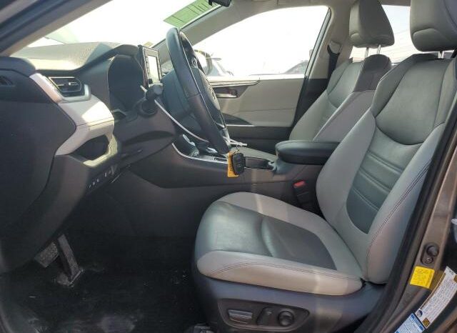 
								2020 Toyota Rav4 full									