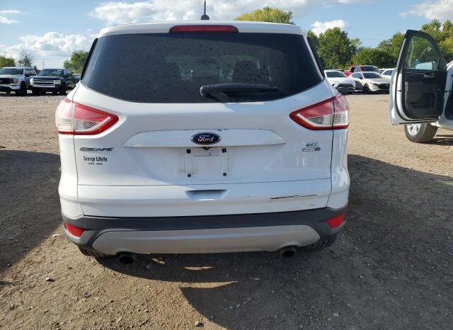 
								2015 Ford Escape se full									