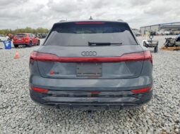 
										2024 Audi Q8 full									
