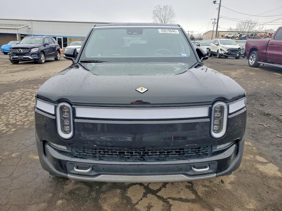 2023 Rivian R1s