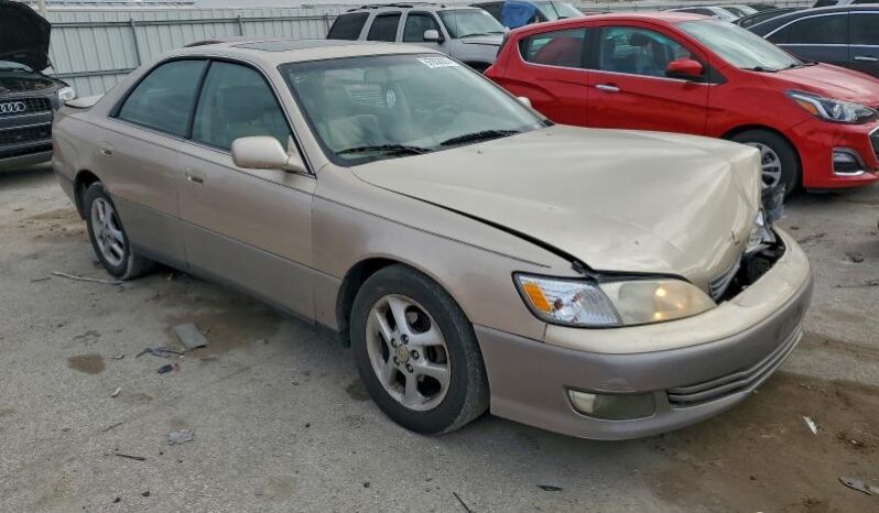 
								2000 Lexus Es 300 full									