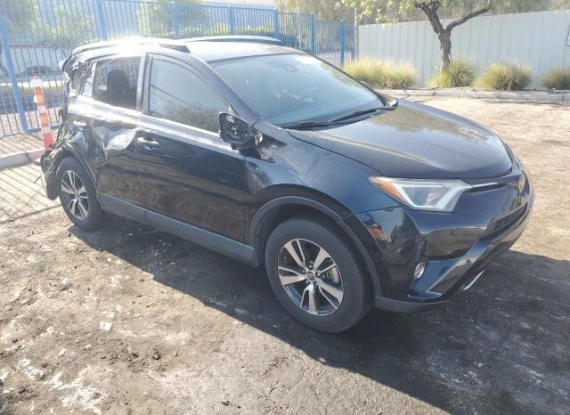 
								2018 Toyota Rav4 full									