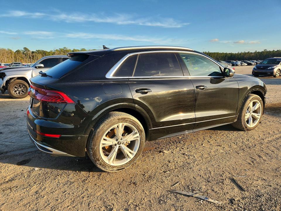 2023 Audi Q8
