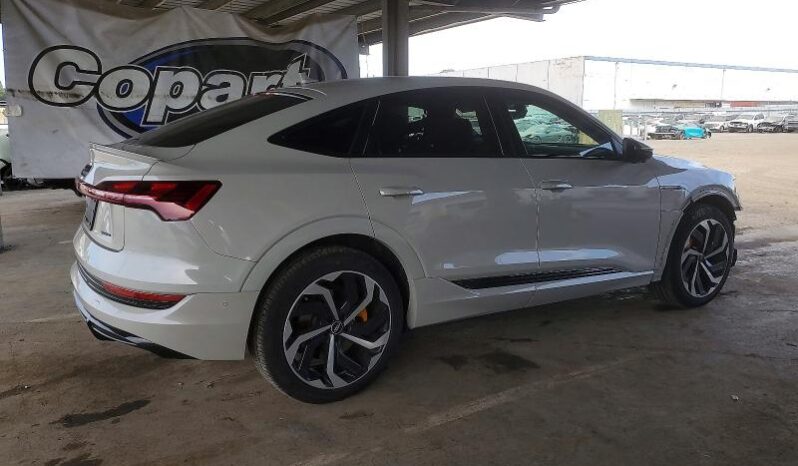 
								2022 Audi E-tron full									