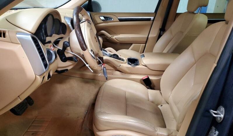 
								2013 Porsche Cayenne full									