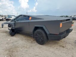 
										2024 Tesla Cybertruck full									
