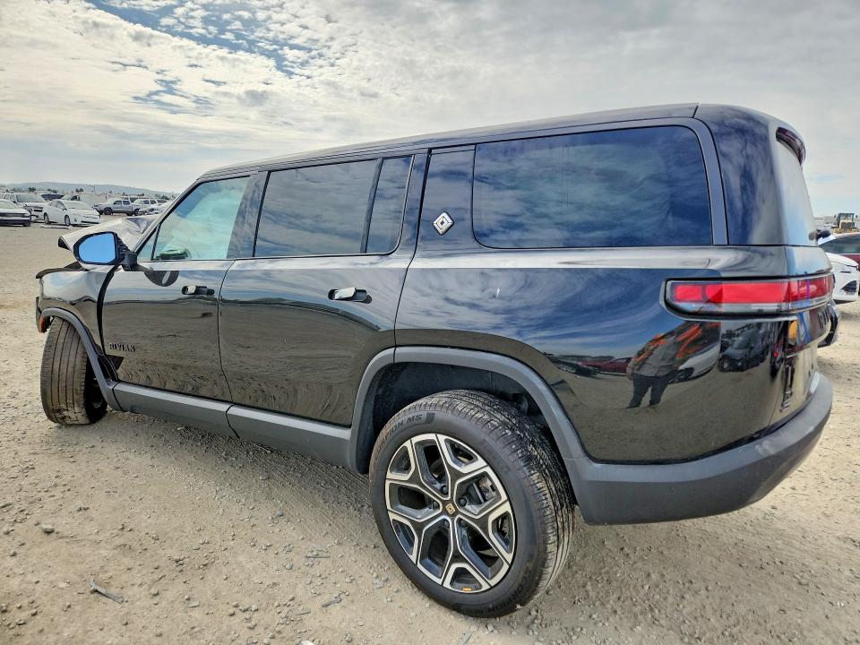 2025 Rivian R1s