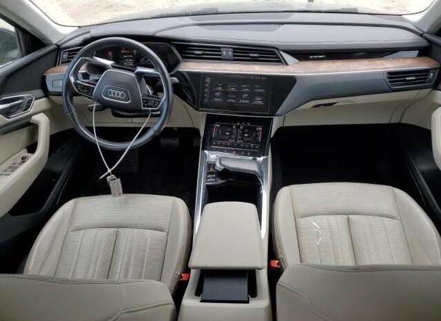 
								2019 Audi E-tron full									