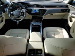 
										2024 Audi Q8 full									